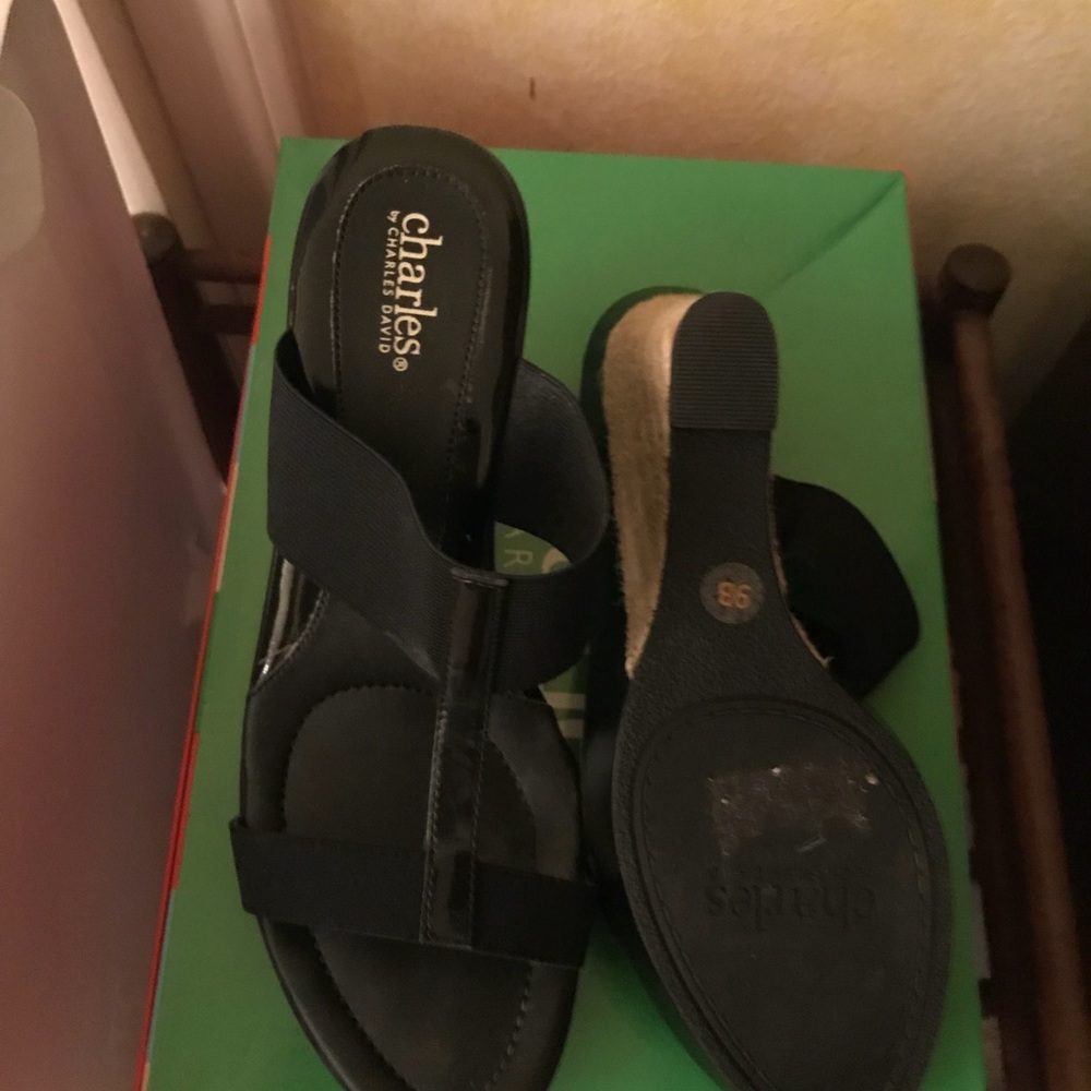 Shoes - Picture 3 of 4